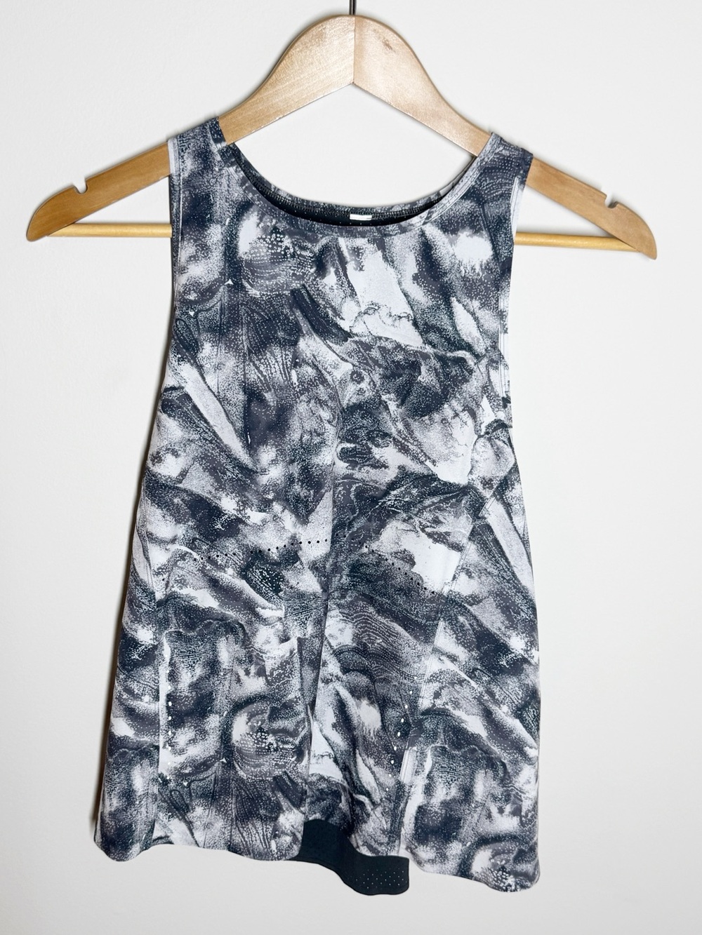 Lululemon Women's Swift Ventilated Racerback Running Tank - Picture 2 of 6